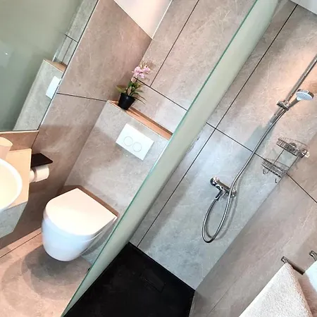 Oberstadt Mit Kueche Und 75 Zoll Tv Lejlighed Siegen